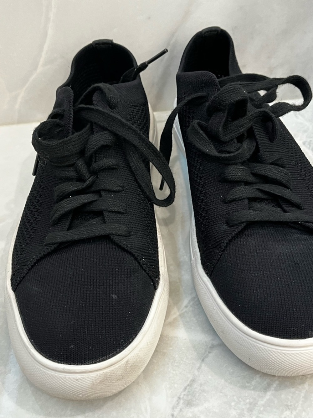 Kenneth Cole Reaction Black Knit Lace-Up Sneakers with White Sole